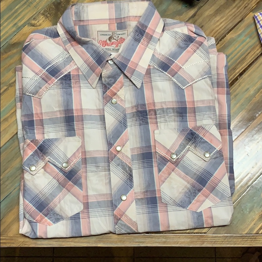 Wrangler long sleeve pearl snap shirt. XL